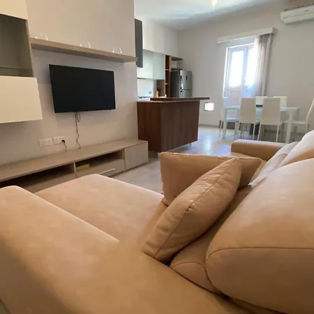 Apartment Superb 2 Bedroom Apartment In Sliema *